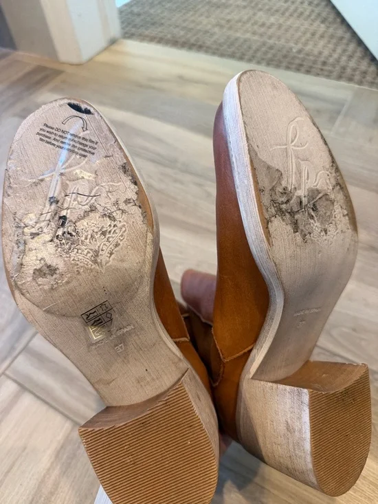 Free People Chelsea Boots - Picture 3 of 4